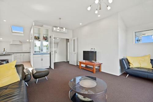 Endless Summer - Mount Maunganui Holiday Home
