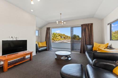 Endless Summer - Mount Maunganui Holiday Home