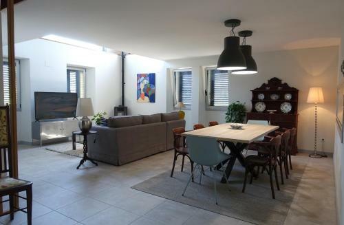 Bat�n - Preciosa Casa En El Valle Del Saln�s
