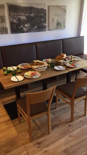 Hostal Pension Sunnseitn
