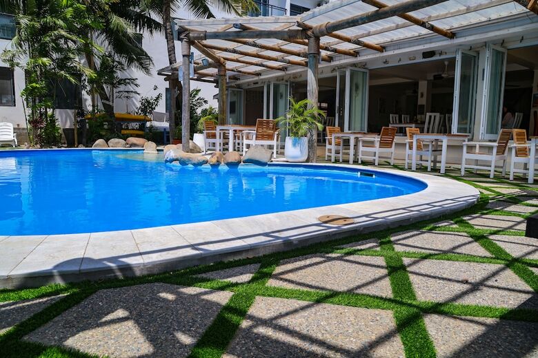 Hotel Aquarius On The Beach