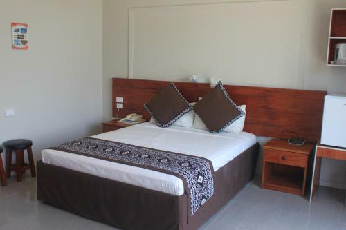 Smugglers Cove Beach Resort & Hotel
