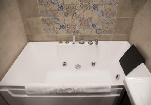 Macara Sheki City Hotel