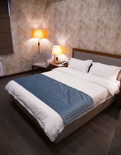 Macara Sheki City Hotel