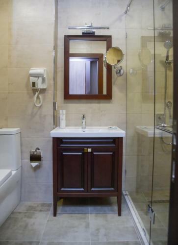 Macara Sheki City Hotel