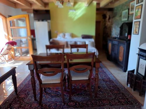 Apartamento Novohradsk� Hory - Pron�jem Na Samot? U Lesa