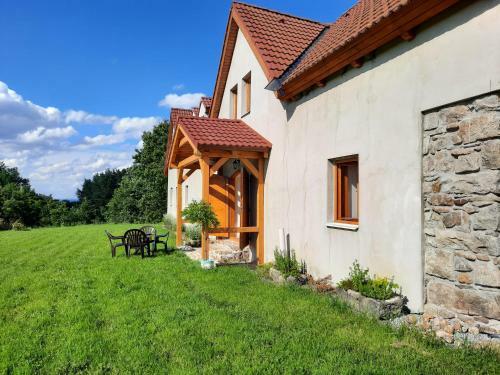Apartamento Novohradsk� Hory - Pron�jem Na Samot? U Lesa