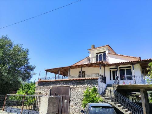 Hostal Maksi Ngjelo