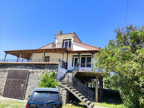 Hostal Maksi Ngjelo