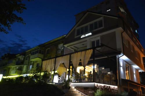 Royal Hotel