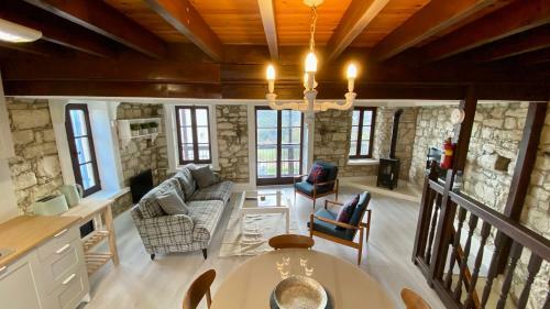 Leony's House