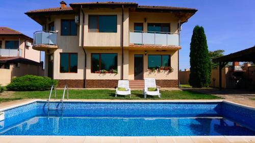 ???? ???? - Villa Vania