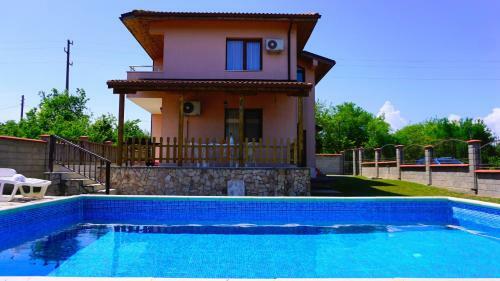 ???? ????? - Villa Marna