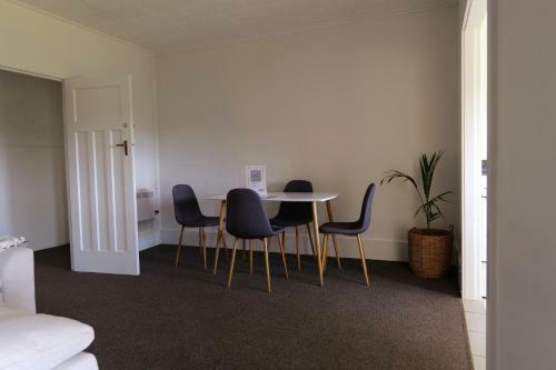 Muriwai Lodge