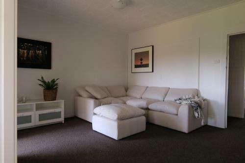 Muriwai Lodge