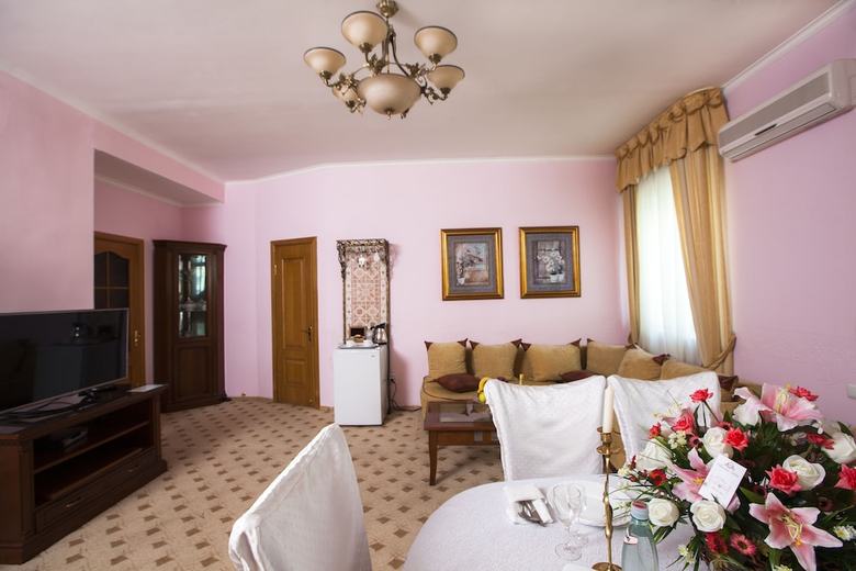 Business Hotel