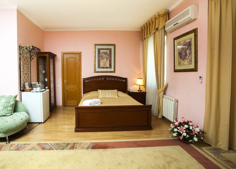 Business Hotel
