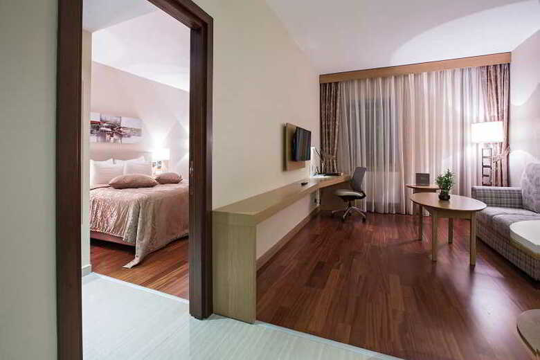 Dedeman Oskemen Tavros Hotel