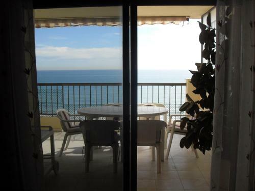 Apartamento Primera Linea Con Piscina Y Parking.