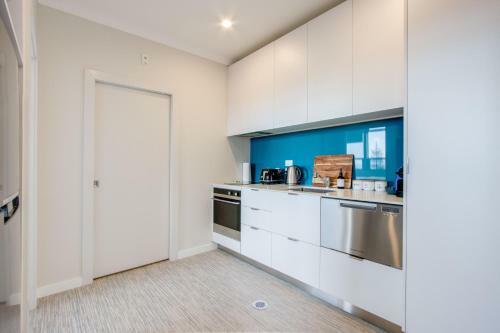 Shakespeare In Love - Central Napier Holiday Apartment