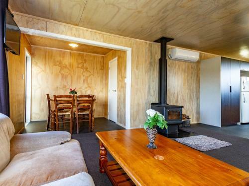 Snow Chaser Retreat - National Park Holiday Home