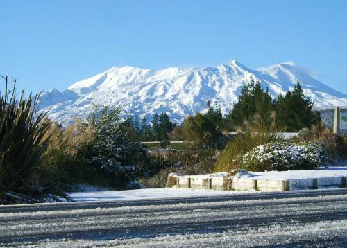 Snow Chaser Retreat - National Park Holiday Home