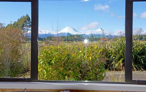 Snow Chaser Retreat - National Park Holiday Home