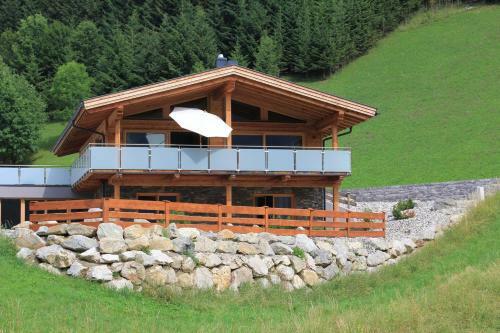 Mountain Chalet R