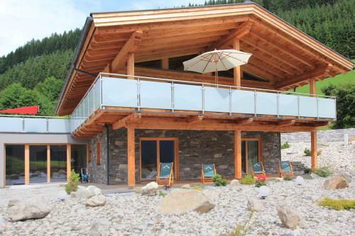 Mountain Chalet R