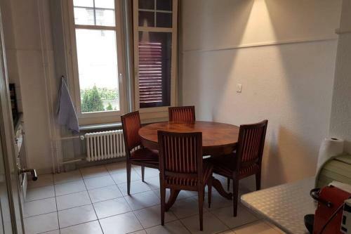 Apartamento 2 Zimmer In Jugendstilwohnung Mit Garten (1-6 P.)