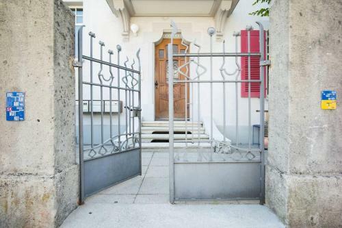 Apartamento 2 Zimmer In Jugendstilwohnung Mit Garten (1-6 P.)