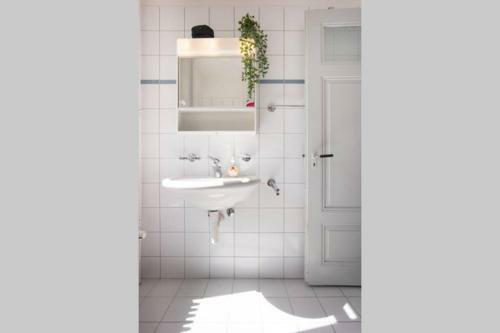 Apartamento 2 Zimmer In Jugendstilwohnung Mit Garten (1-6 P.)