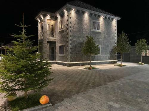 Hostal Iballe Guesthouse