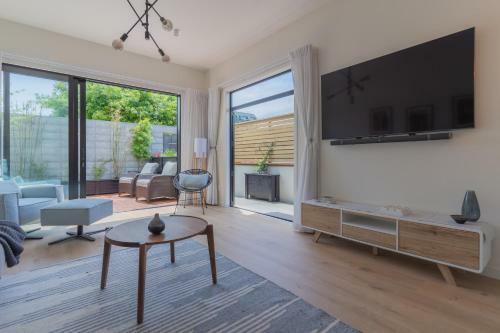 Villa Oaktree House