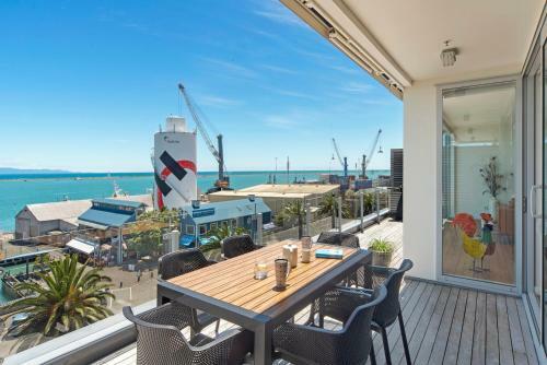 Penthouse 37 - Nelson Waterfront Apartment