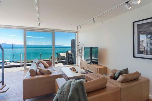 Penthouse 37 - Nelson Waterfront Apartment