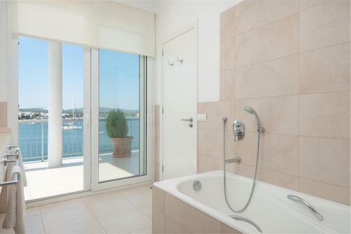New! Luxury Villa Esperanza Bergant� With Sea View And Pool