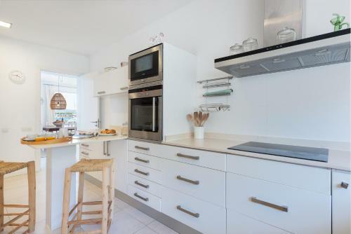 New! Luxury Villa Esperanza Bergant� With Sea View And Pool