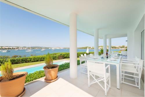New! Luxury Villa Esperanza Bergant� With Sea View And Pool
