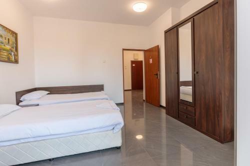 Hostal Seaside Guest Rooms