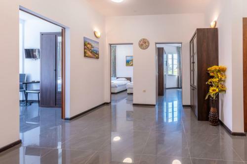 Hostal Seaside Guest Rooms