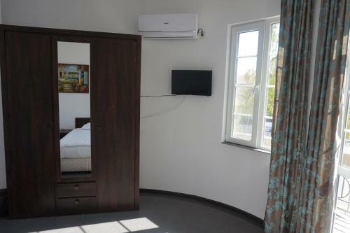 Hostal Seaside Guest Rooms