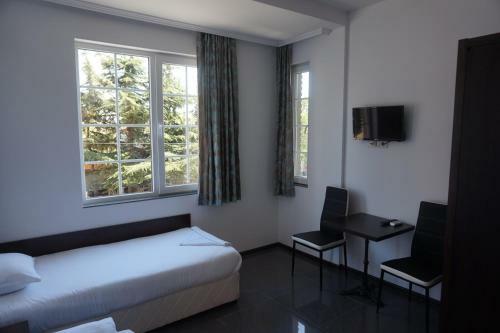 Hostal Seaside Guest Rooms