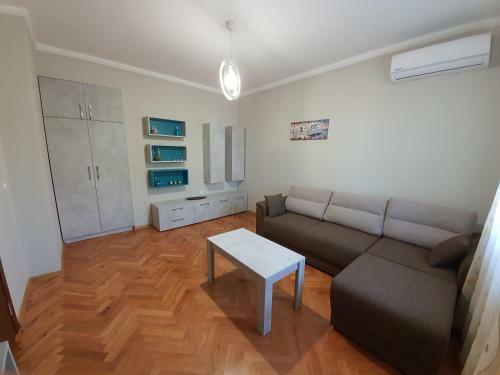 Danny Apartment