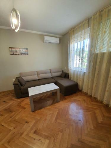 Danny Apartment