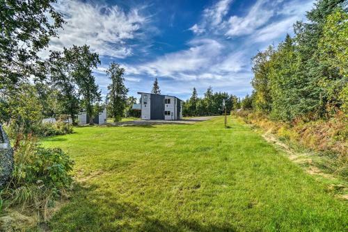 Secluded Getaway With Deck, Steps To Fritz Creek!