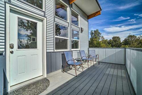 Secluded Getaway With Deck, Steps To Fritz Creek!