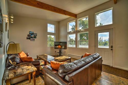 Secluded Getaway With Deck, Steps To Fritz Creek!