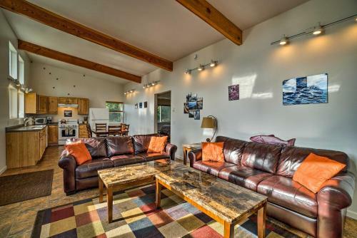 Secluded Getaway With Deck, Steps To Fritz Creek!