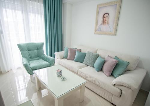 Gloria Apartments 1